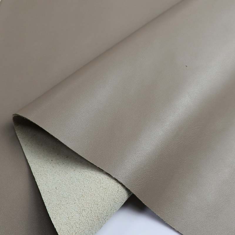 ရေကိုအခြေခံပြီး ဂေဟစနစ်နဲ့လိုက်လျောညီထွေဖြစ်အောင် ပြန်လည်အသုံးပြုထားတဲ့ သားရေဖိနပ်အိတ် အထည်